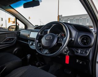 2017 Toyota Vitz F model Hybrid, Push start image 296639