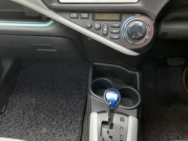 2015 Toyota Aqua Hybrid S Model, Push Start image 298069
