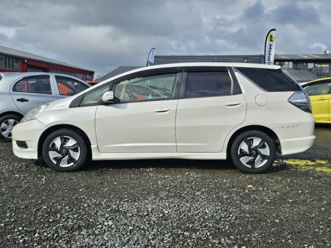 2012 Honda Fit SHUTTLE Hybrid image 299210