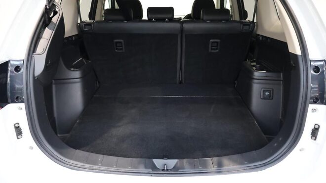 2016 Mitsubishi Outlander PHEV – High Spec – Low KMS image 306879