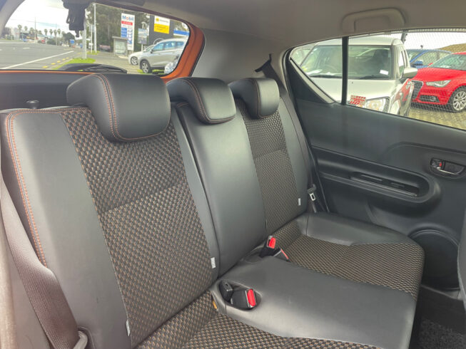 2015 Toyota Aqua X-Urban image 298566