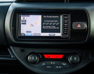 2017 Toyota Vitz F model Hybrid, Push start image 296643