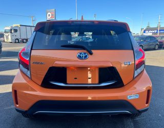 2017 Toyota Aqua X-Urban Crossover image 297177