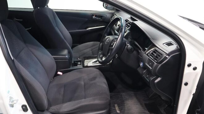 2013 Toyota Camry Hybrid G-Package, Cruise Control, Reverse Camera image 311795