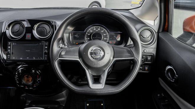 2017 Nissan Note e-power X image 315001