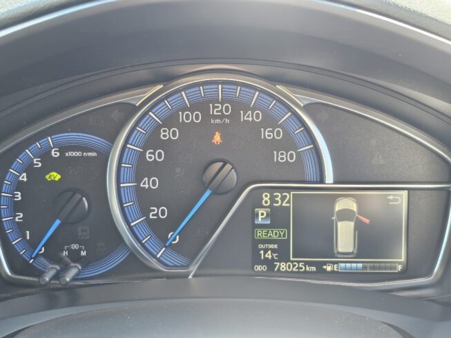 2013 Toyota Corolla Fielder Hybrid G Model – Push Button Start image 298298