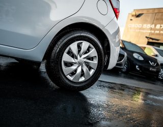 2017 Toyota Vitz F model Hybrid, Push start image 296633