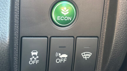 2014 Honda Vezel Hybrid X, Low KMS image 296471