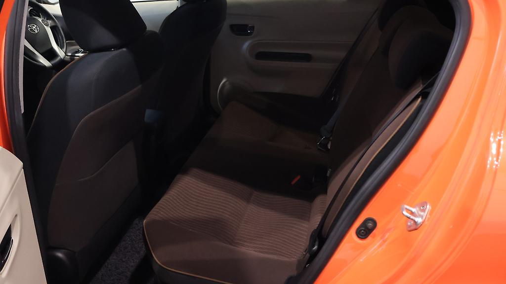 2012 Toyota Aqua Push Button Start – Alloy Wheels image 313353