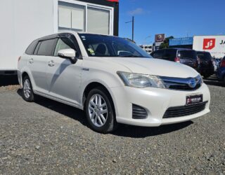 2013 Toyota Corolla Fielder Hybrid G Model – Push Button Start image 298289