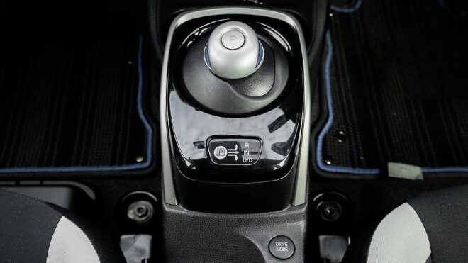 2017 Nissan Note e-power X image 315003