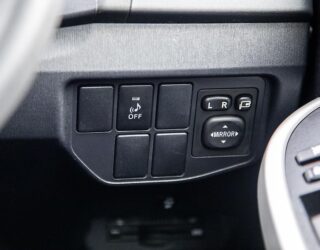 2013 Toyota Prius S model Hybrid, Push Start image 298172