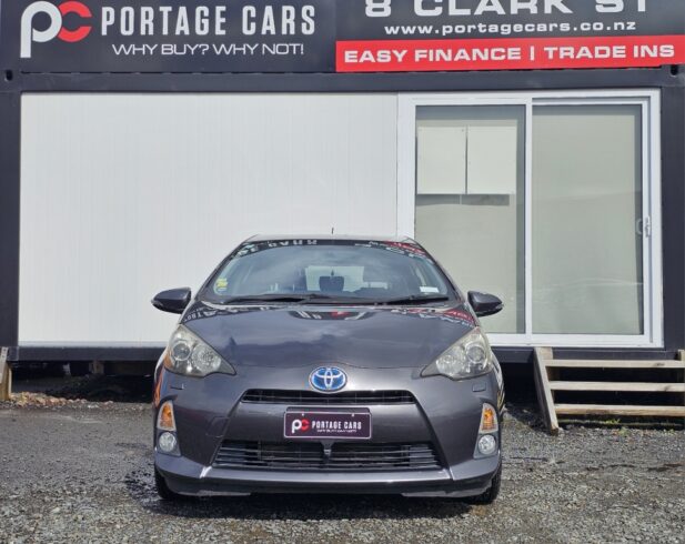 2012 Toyota Aqua G Model Push Start and Reversing Camera image 297922