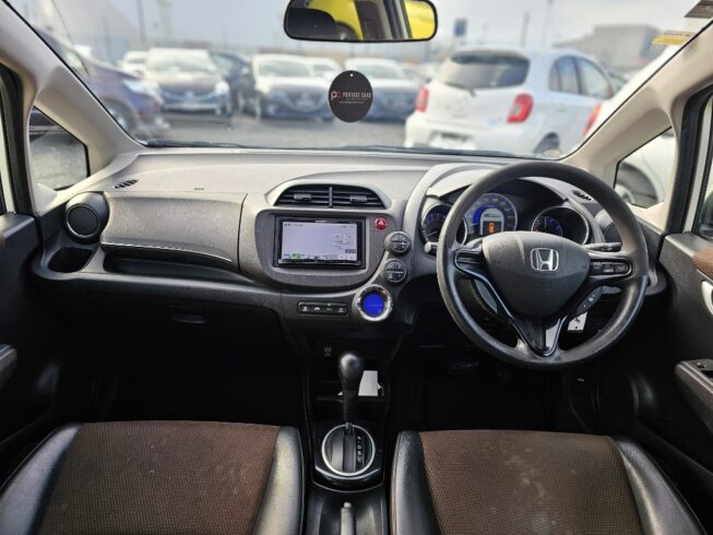 2012 Honda Fit SHUTTLE Hybrid image 299218