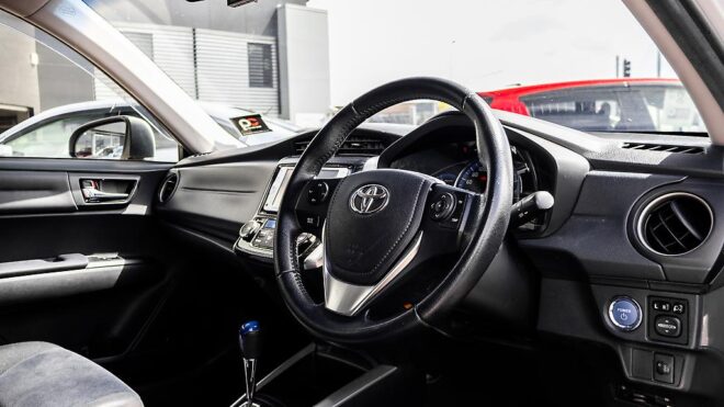 2013 Toyota Corolla Fielder S Model – Push Button Start image 306555