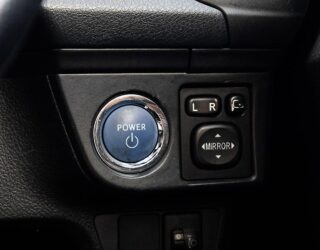2013 Toyota Corolla Fielder S Model – Push Button Start image 306558