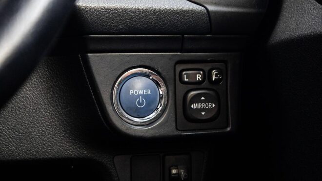 2013 Toyota Corolla Fielder S Model – Push Button Start image 306558