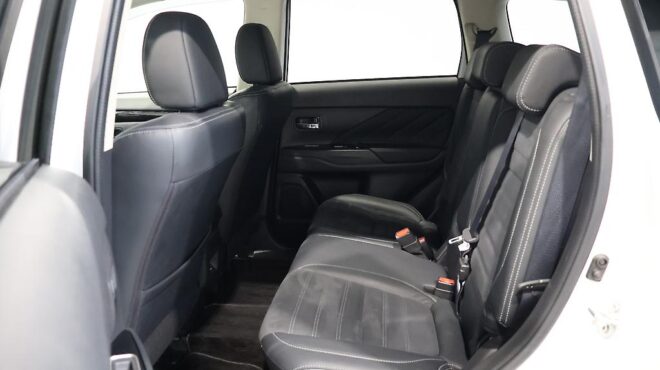 2016 Mitsubishi Outlander PHEV – High Spec – Low KMS image 306881