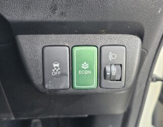 2012 Honda Fit SHUTTLE Hybrid image 299216