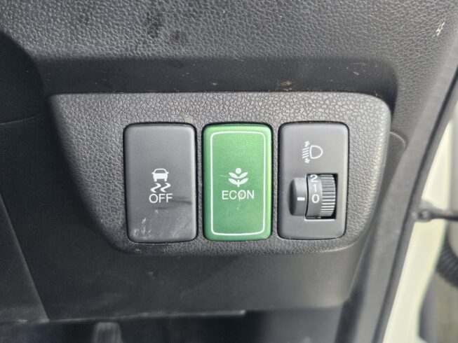 2012 Honda Fit SHUTTLE Hybrid image 299216