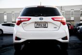 2017 Toyota Vitz F model Hybrid, Push start image 296632