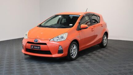 2012 Toyota Aqua Push Button Start – Alloy Wheels image 313346