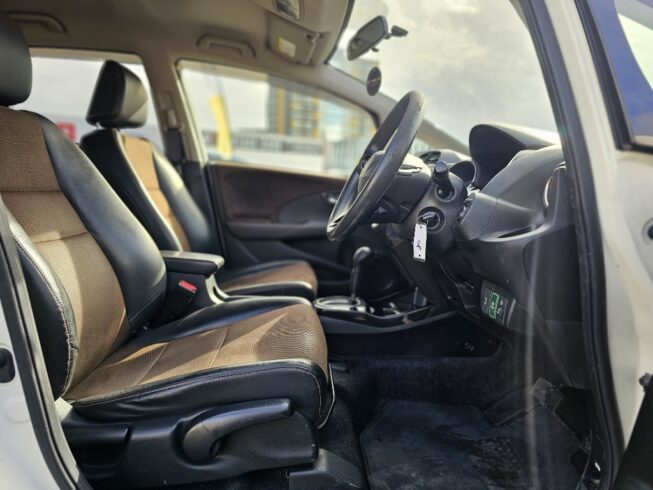 2012 Honda Fit SHUTTLE Hybrid image 299211
