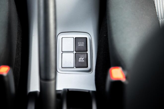 2012 Toyota Aqua S Model, Hybrid, Push start image 298150