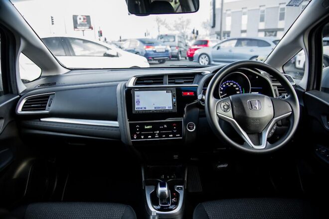 2016 Honda Fit Hybrid F-Package, Heated Seats image 298119