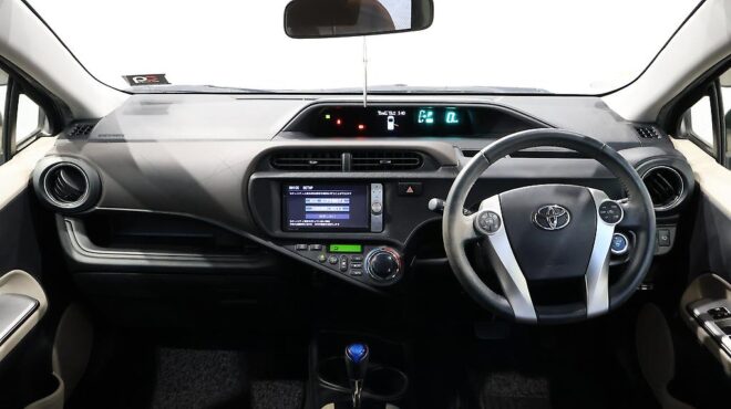 2012 Toyota Aqua G Model Push Start and Reversing Camera image 314836
