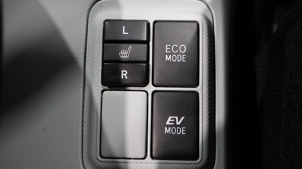 2013 Toyota Aqua S Model. Low KMS Push Button Start image 313634