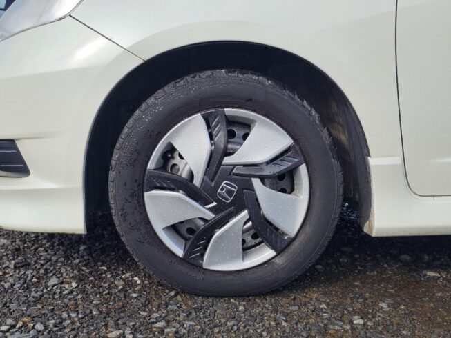 2012 Honda Fit SHUTTLE Hybrid image 299219