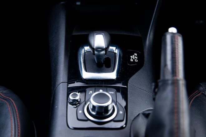 2014 Mazda Axela 20S Leather-PKG, Hybrid, Heated seats image 298103