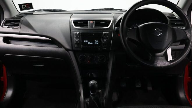 2016 Suzuki Swift GLB 1.4P/5MT/HA/5DR/ image 307379