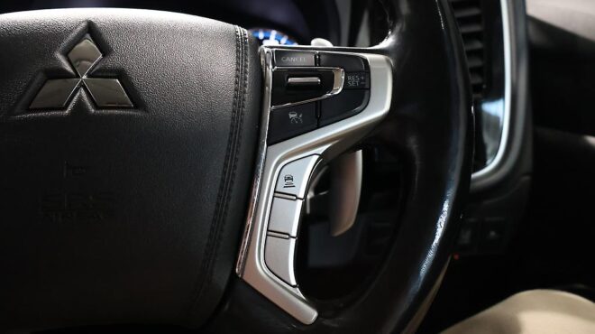 2016 Mitsubishi Outlander PHEV – High Spec – Low KMS image 306892