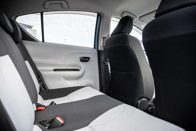 2012 Toyota Aqua S Model, Hybrid, Push start image 298145