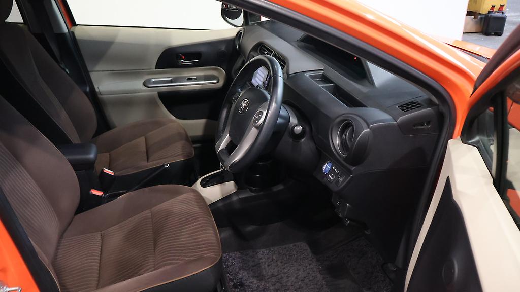 2012 Toyota Aqua Push Button Start – Alloy Wheels image 313351