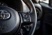 2017 Toyota Vitz F model Hybrid, Push start image 296640