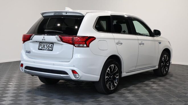 2016 Mitsubishi Outlander PHEV – High Spec – Low KMS image 306877