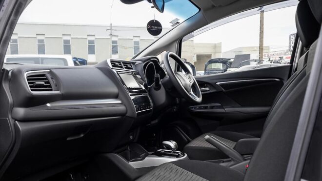 2018 Honda Fit Hybrid F, Push start, Reverse cam image 316189