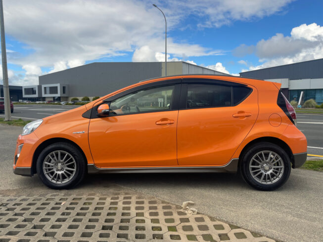 2015 Toyota Aqua X-Urban image 298556