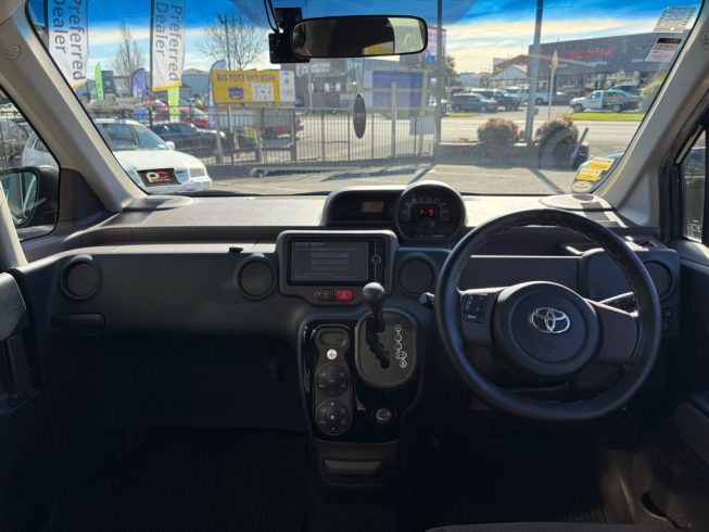 2013 Toyota Spade G Model image 296272