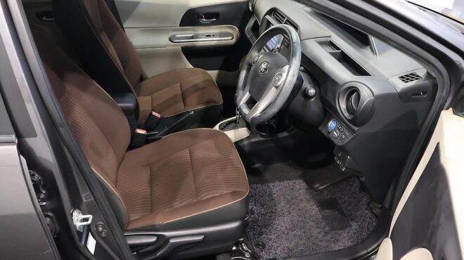 2012 Toyota Aqua G Model Push Start and Reversing Camera image 314832