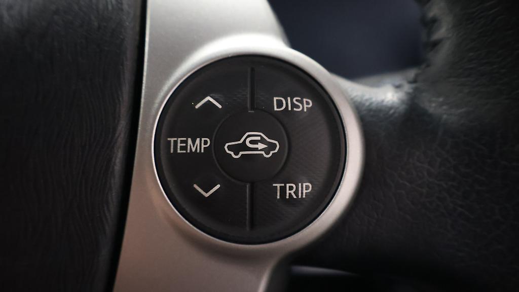 2012 Toyota Aqua Push Button Start – Alloy Wheels image 313358