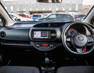 2017 Toyota Vitz F model Hybrid, Push start image 296634