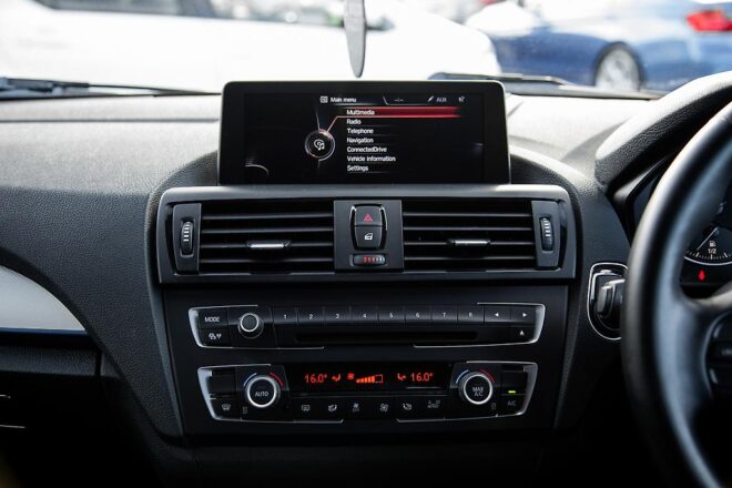 2013 Bmw 116i M sport Interior,Push Start, Parking sensor image 298885
