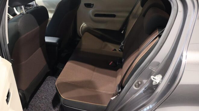 2012 Toyota Aqua G Model Push Start and Reversing Camera image 314830