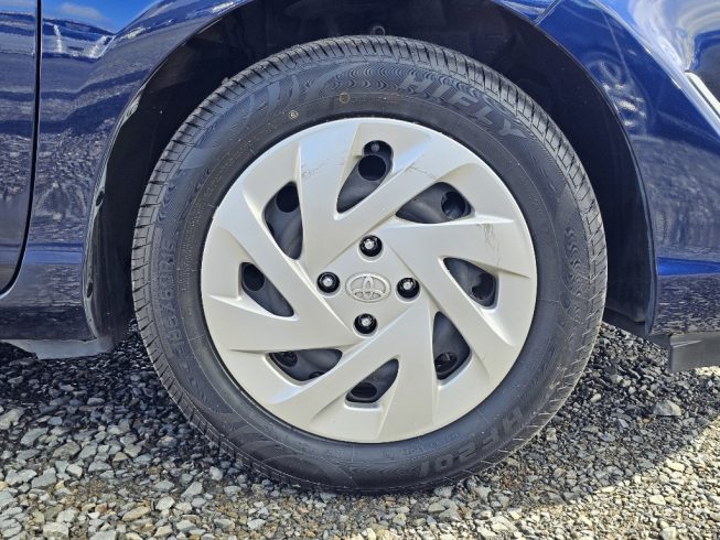 2018 Toyota Aqua Hybrid S Style image 296121