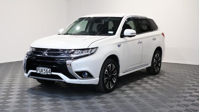 2016 Mitsubishi Outlander PHEV – High Spec – Low KMS image 306875