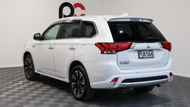 2016 Mitsubishi Outlander PHEV – High Spec – Low KMS image 306878